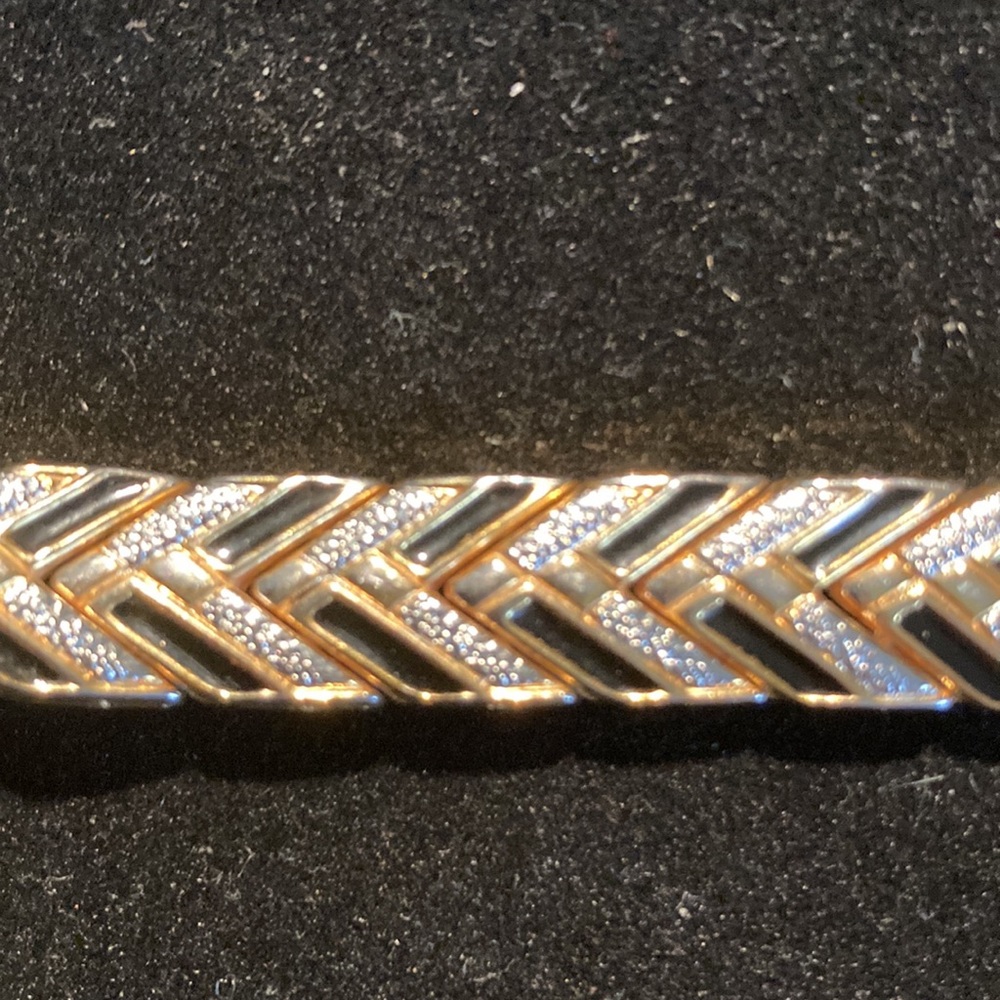 Chevron Pattern bracelet - Picture 4 of 7